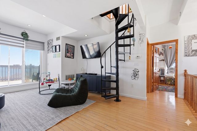 1000 Winthrop Ave 3, Revere, MA 02151