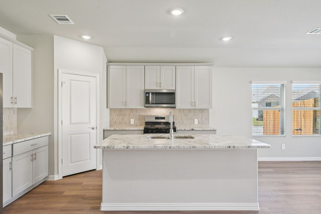 1944 Furlong Drive, Seagoville, TX 75159