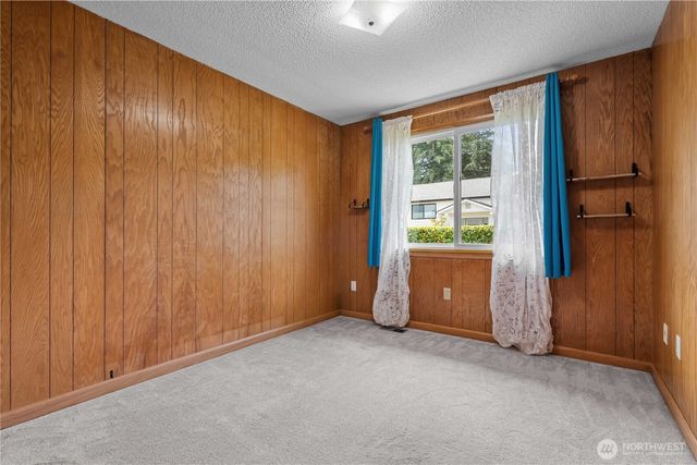 1809 5th Street SW, Puyallup, WA 98371