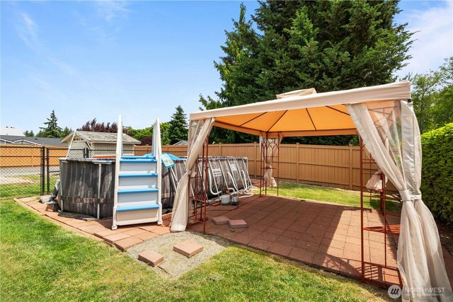 1809 5th Street SW, Puyallup, WA 98371