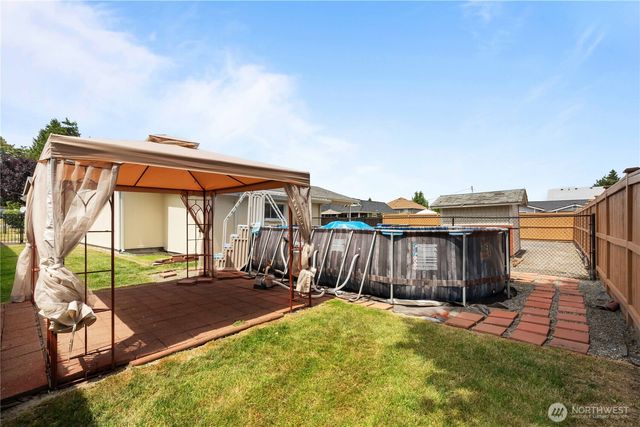 1809 5th Street SW, Puyallup, WA 98371