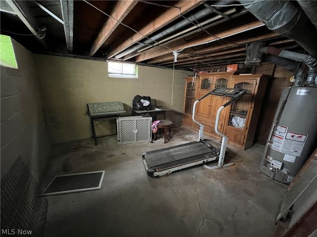 17001 Lipton Avenue, Cleveland, OH 44128