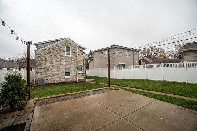 3405 W Wilbur AVENUE, Greenfield, WI 53221