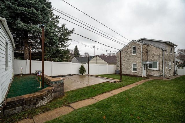 3405 W Wilbur AVENUE, Greenfield, WI 53221