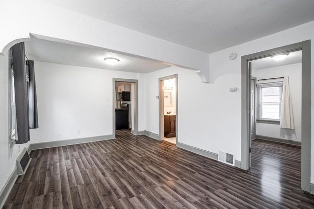 3405 W Wilbur AVENUE, Greenfield, WI 53221