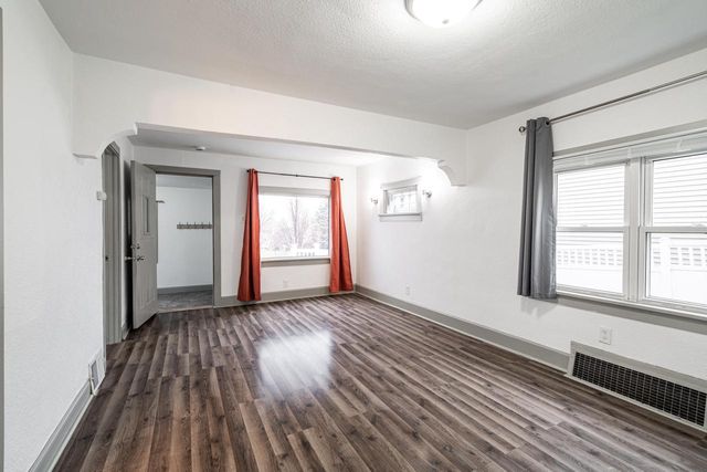 3405 W Wilbur AVENUE, Greenfield, WI 53221