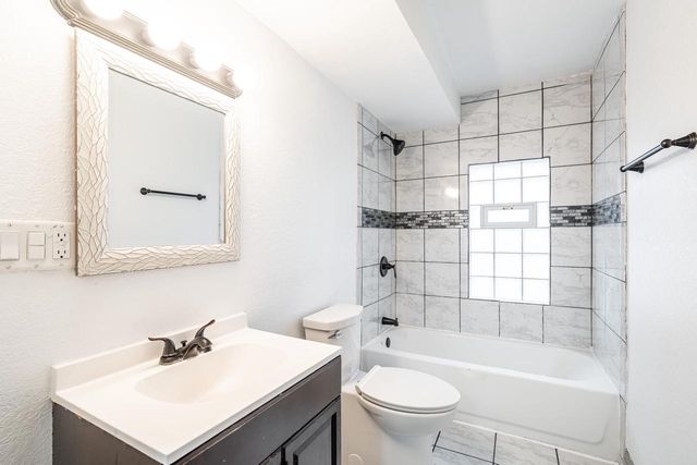 3405 W Wilbur AVENUE, Greenfield, WI 53221