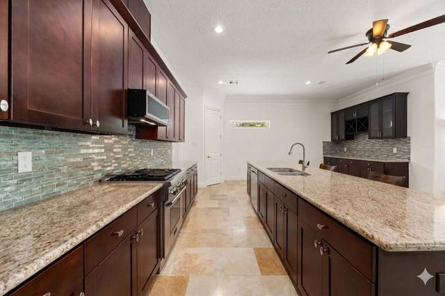 1904 Boulder Ridge Drive, Conroe, TX 77304