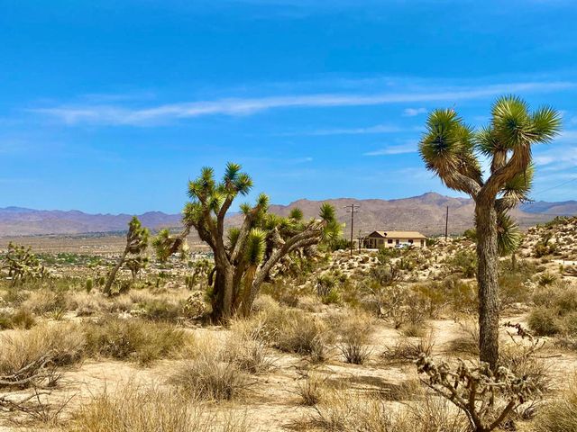 104 Bandera Road, Yucca Valley, CA 92284