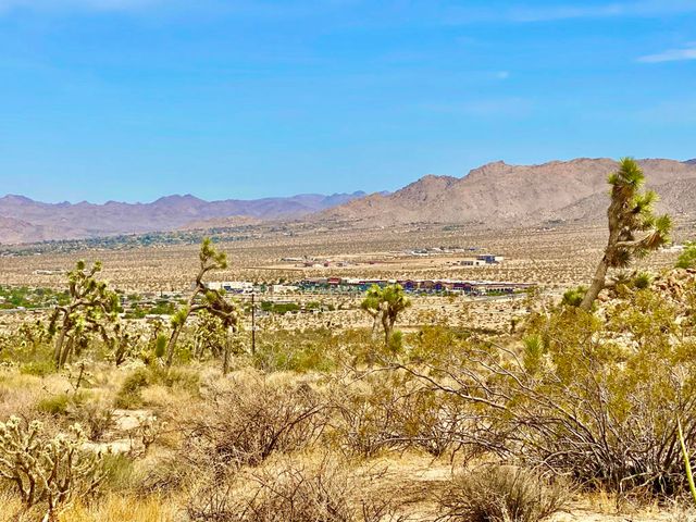 104 Bandera Road, Yucca Valley, CA 92284