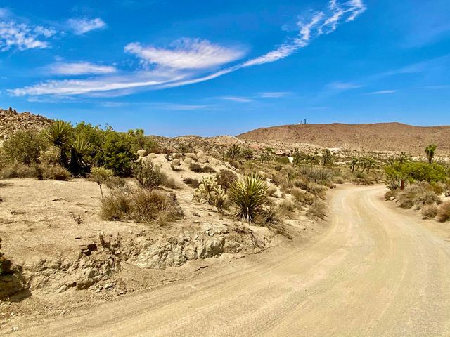 104 Bandera Road, Yucca Valley, CA 92284