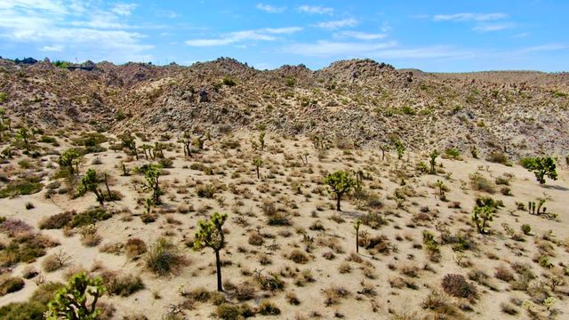 104 Bandera Road, Yucca Valley, CA 92284