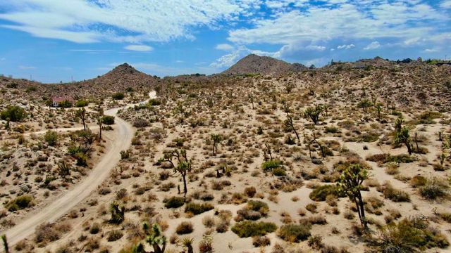 104 Bandera Road, Yucca Valley, CA 92284