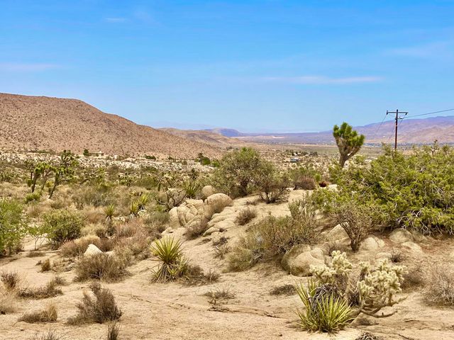 104 Bandera Road, Yucca Valley, CA 92284