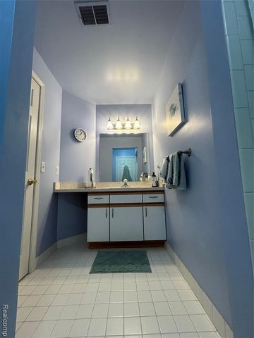 2204 Monarch Drive 61, Utica, MI 48316