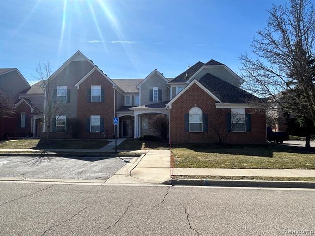 2204 Monarch Drive 61, Utica, MI 48316