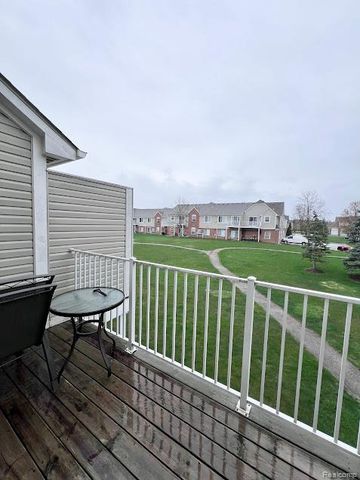 2204 Monarch Drive 61, Utica, MI 48316
