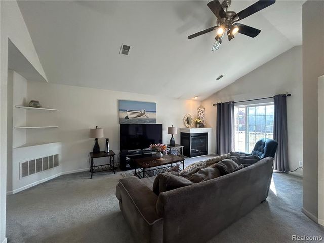 2204 Monarch Drive 61, Utica, MI 48316