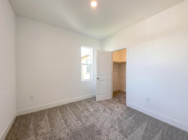 94 W San Diego Dr, Tracy, CA 95391