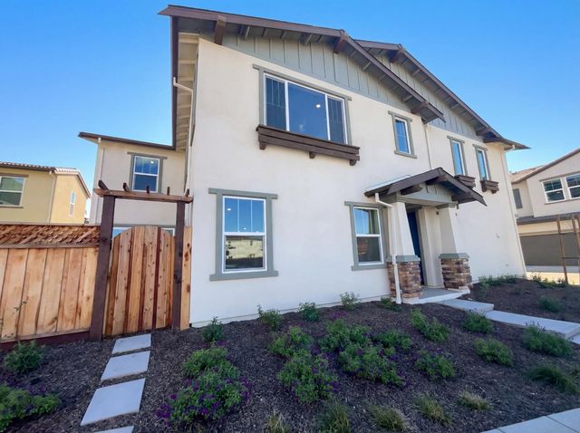 94 W San Diego Dr, Tracy, CA 95391