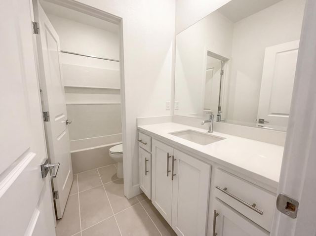 94 W San Diego Dr, Tracy, CA 95391