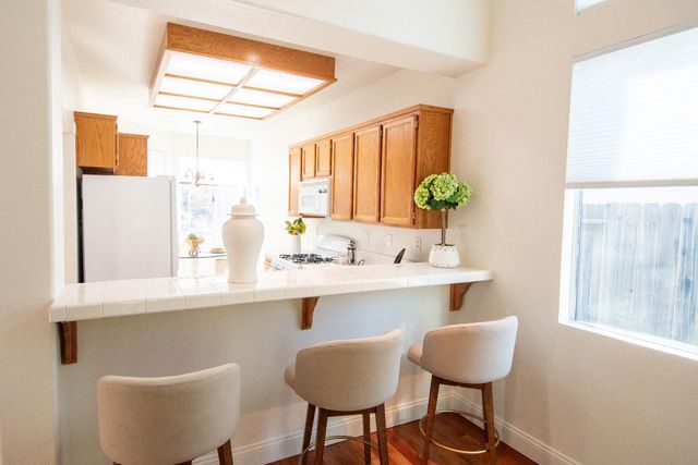 105 Whiting Way, Folsom, CA 95630