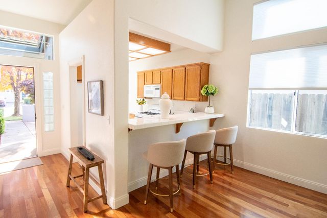 105 Whiting Way, Folsom, CA 95630