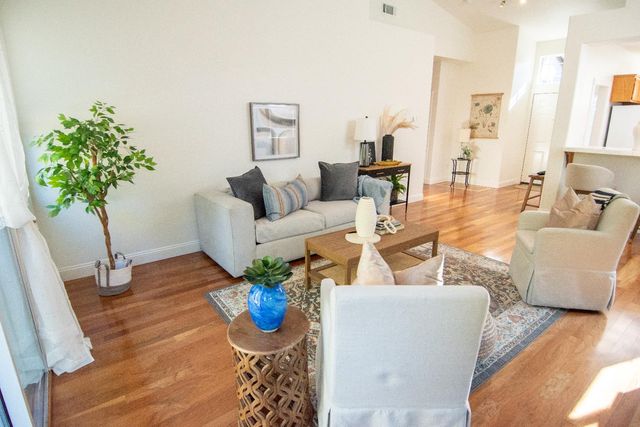 105 Whiting Way, Folsom, CA 95630