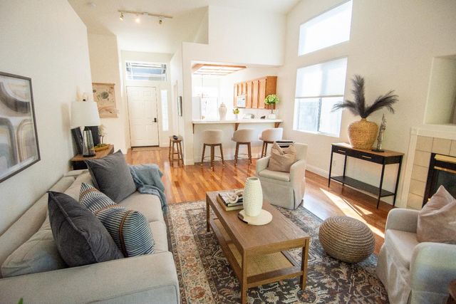 105 Whiting Way, Folsom, CA 95630