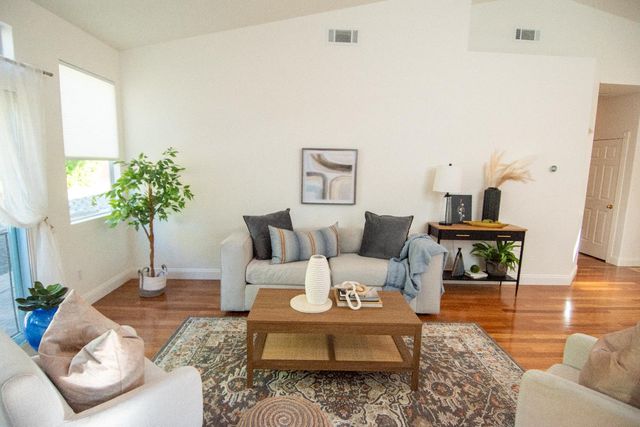 105 Whiting Way, Folsom, CA 95630