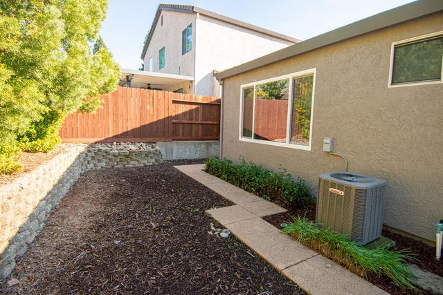 105 Whiting Way, Folsom, CA 95630