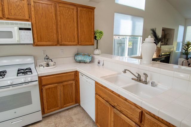 105 Whiting Way, Folsom, CA 95630