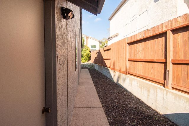 105 Whiting Way, Folsom, CA 95630