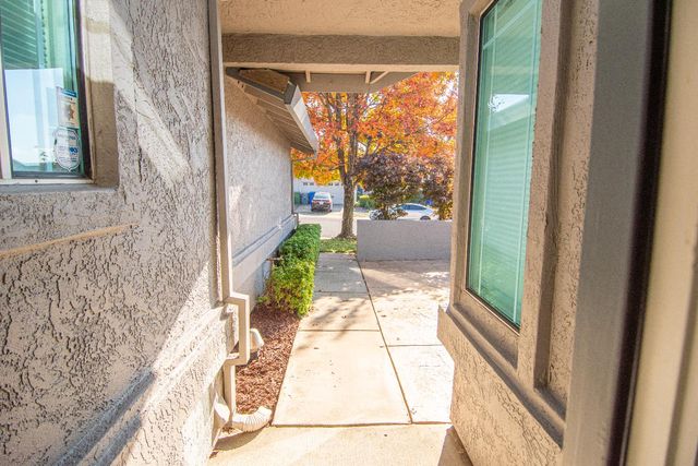 105 Whiting Way, Folsom, CA 95630