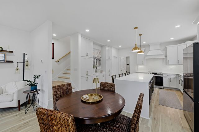 211B Queen Ave, Nashville, TN 37207