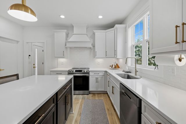 211B Queen Ave, Nashville, TN 37207