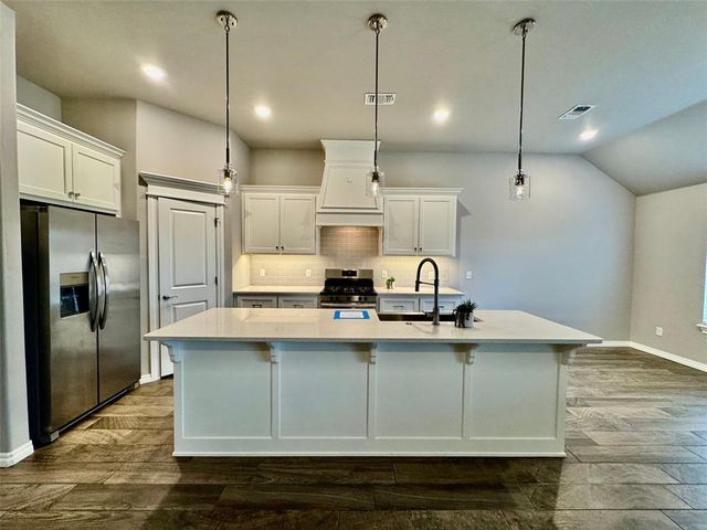 9001 Poppey Place, Yukon, OK 73099