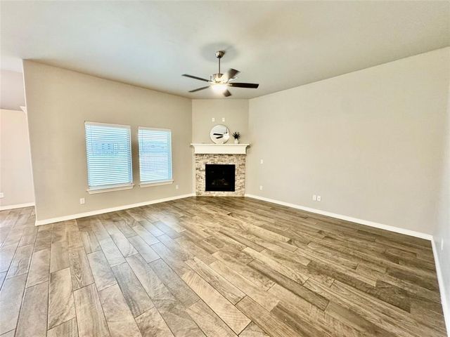 9001 Poppey Place, Yukon, OK 73099