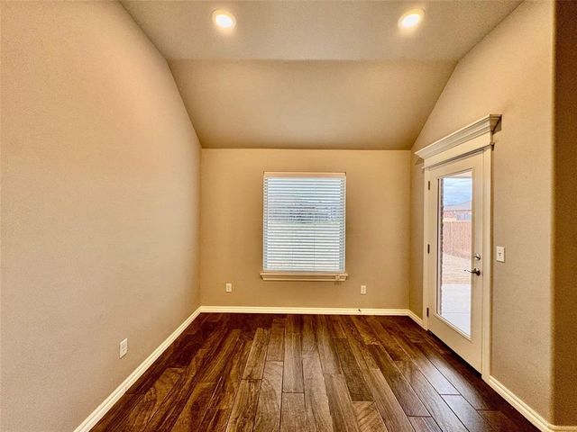 9001 Poppey Place, Yukon, OK 73099