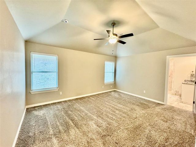 9001 Poppey Place, Yukon, OK 73099