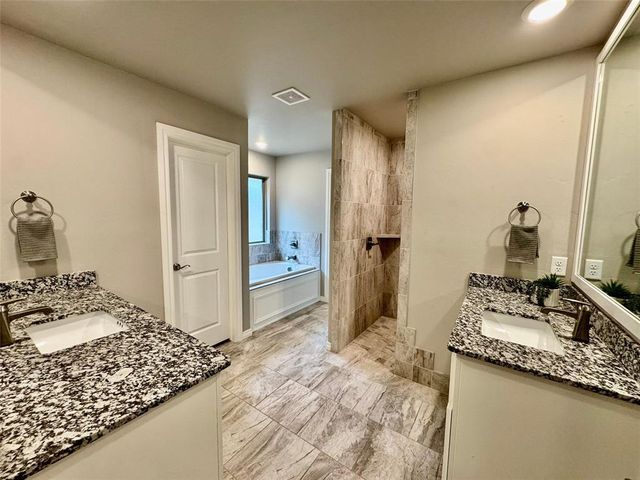 9001 Poppey Place, Yukon, OK 73099