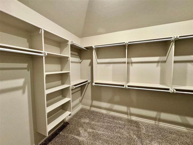 9001 Poppey Place, Yukon, OK 73099