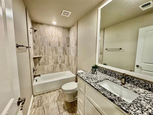 9001 Poppey Place, Yukon, OK 73099