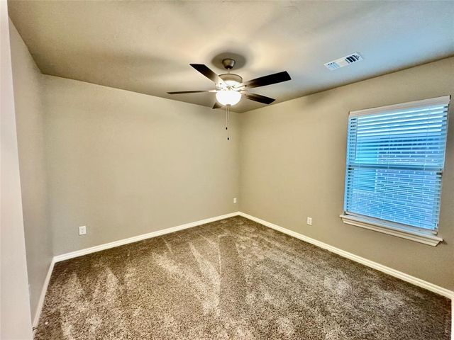 9001 Poppey Place, Yukon, OK 73099