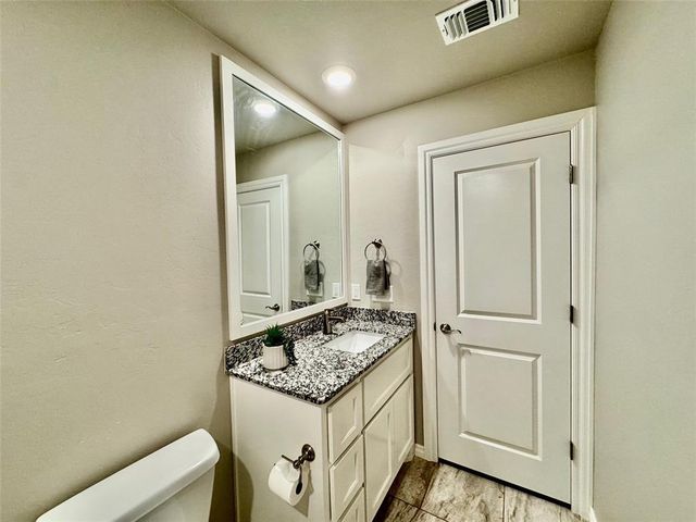 9001 Poppey Place, Yukon, OK 73099