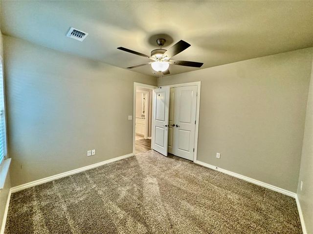 9001 Poppey Place, Yukon, OK 73099