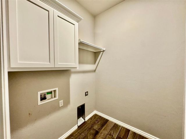 9001 Poppey Place, Yukon, OK 73099