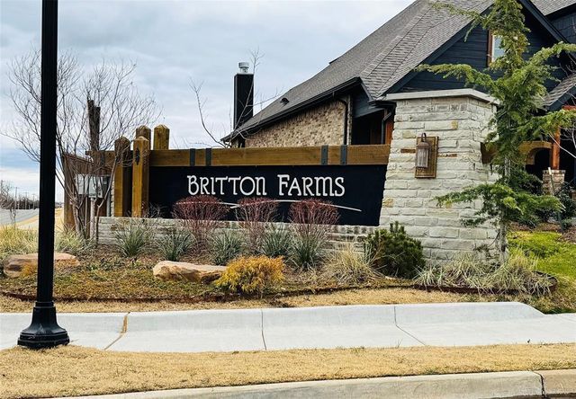 9001 Poppey Place, Yukon, OK 73099