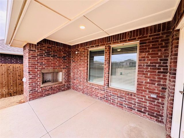 9001 Poppey Place, Yukon, OK 73099