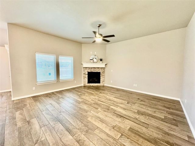 9001 Poppey Place, Yukon, OK 73099